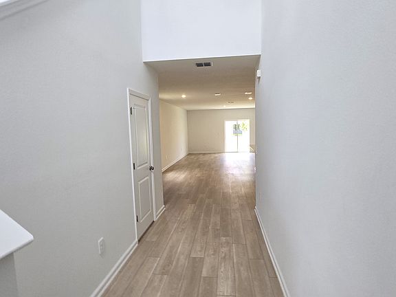 4th image of 6425 Domizio Dr