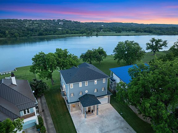 2nd image of 1002 Pecan Circle
