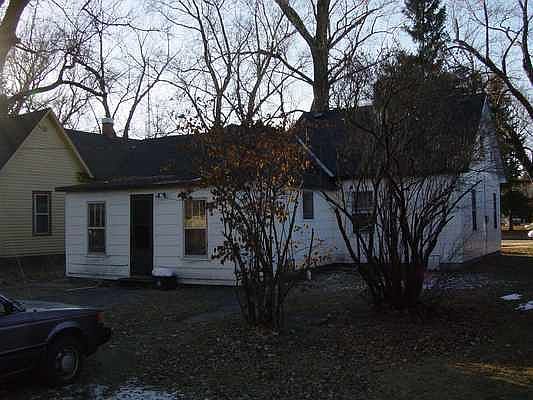2nd image of 420 3rd Ave NE