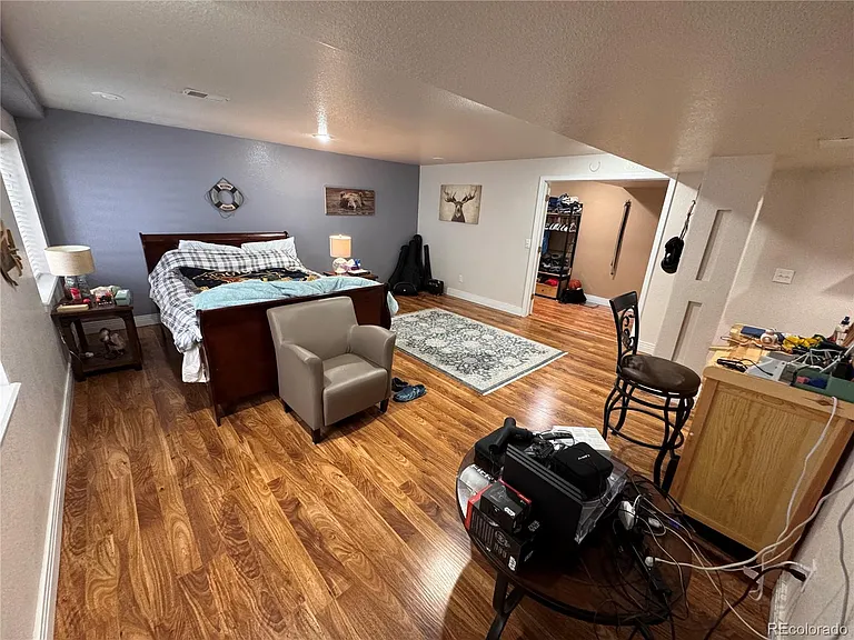 2486 S Scranton Way — Photo 3