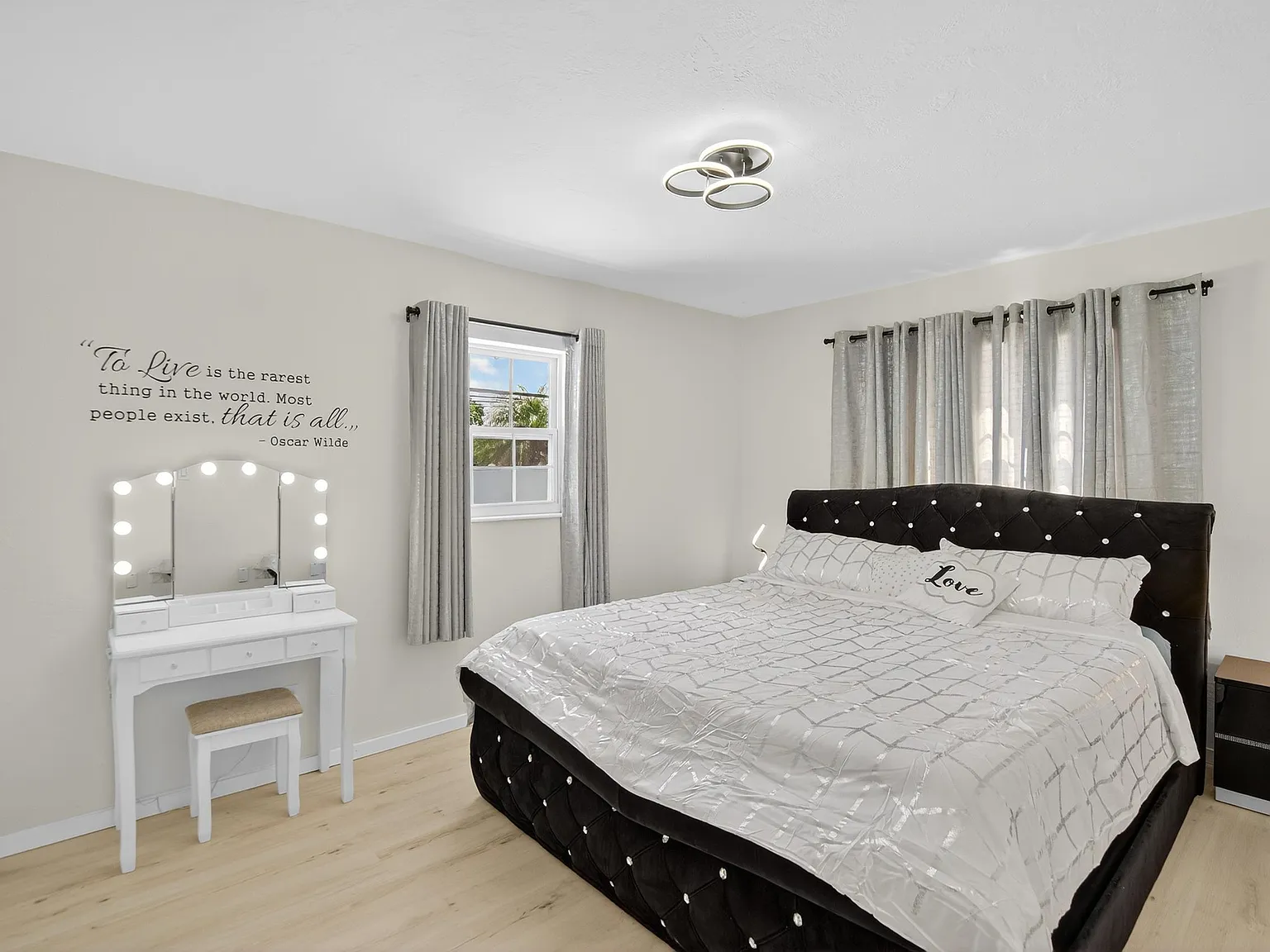3 bed, $4,900 — Photo 3