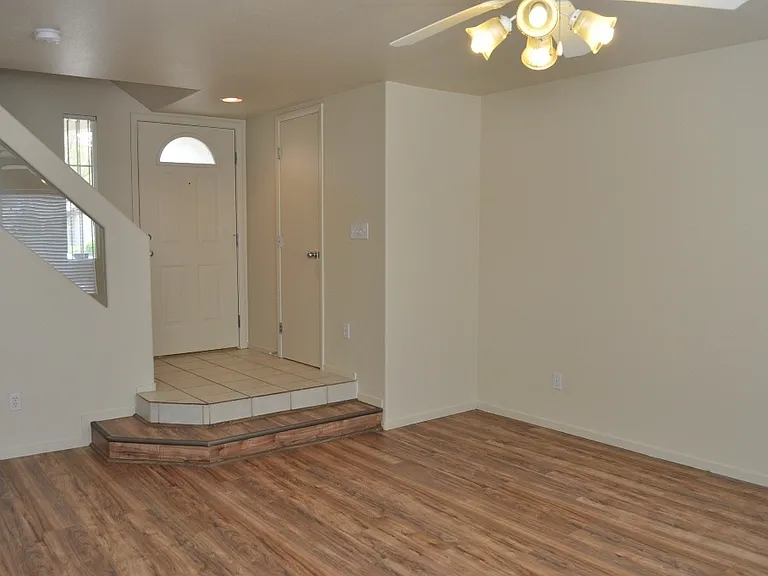 10137 Maidens Wreath Ct — Photo 5