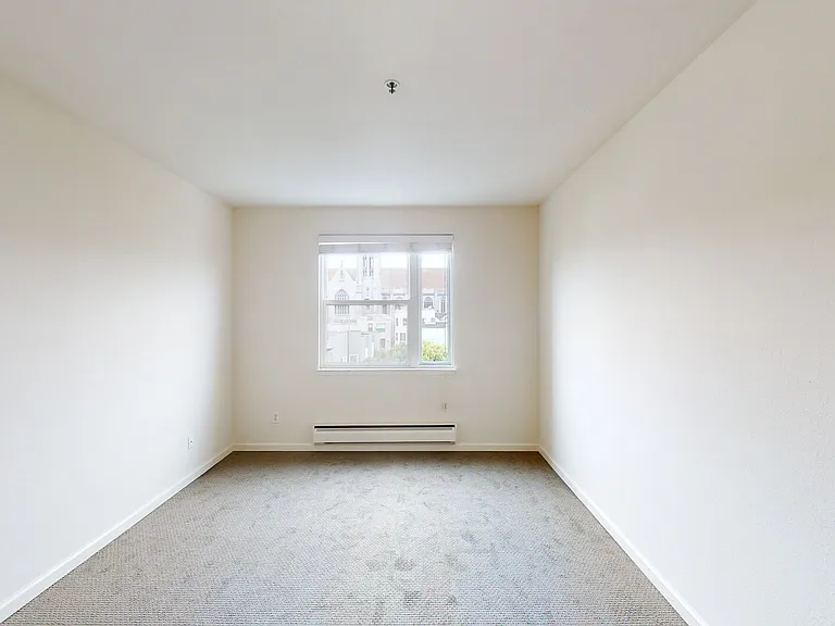 2000 Post — Photo 113