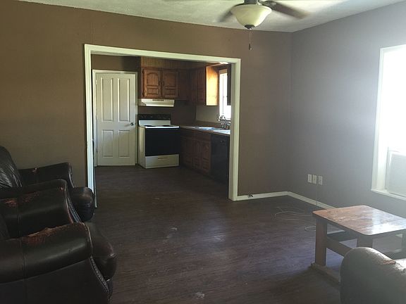 Living area/Kitchen /Dining