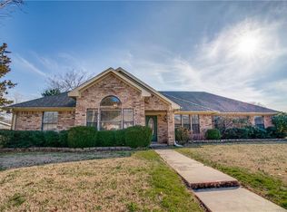 812 Mockingbird Dr, Bonham, TX 75418