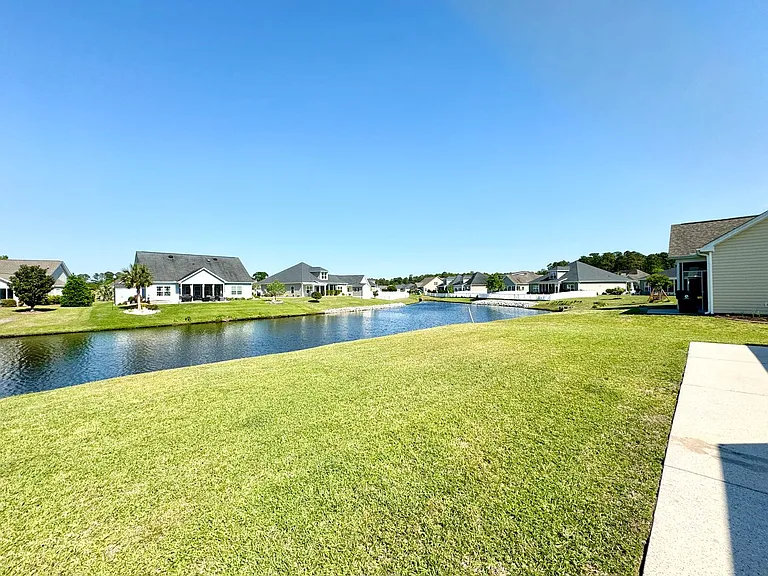 420 Hillsborough Dr — Photo 26