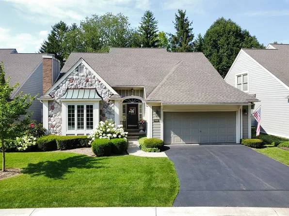 2460 Loch Creek Way #300, Bloomfield Hills, MI 48304