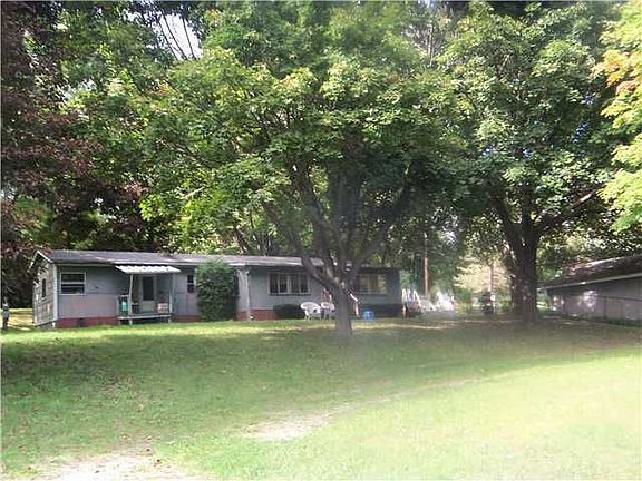 3rd image of 2218 Eastman Ave