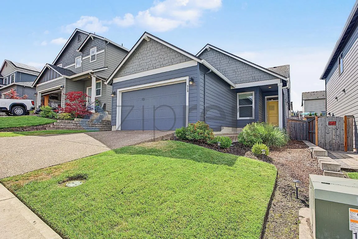 3 bed, 1315 sqft, $2,500 — Photo 2