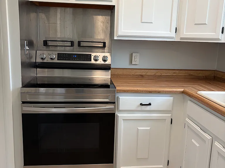 5929 Cullen Dr — Photo 10