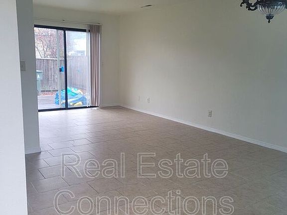3rd image of 4090 Hobart Ave
