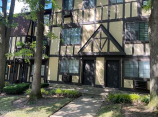 18 Elmwood Park Dr, Staten Island, NY 10314