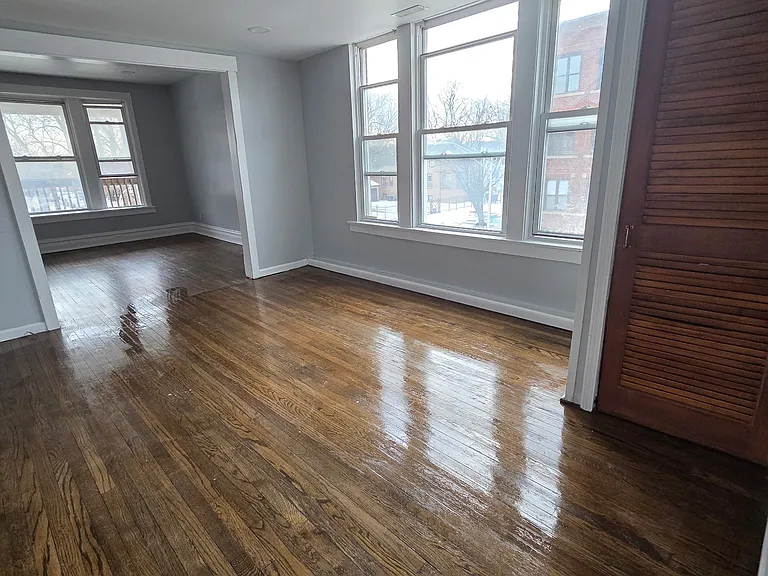 2704 E 77th St #2 — Photo 4