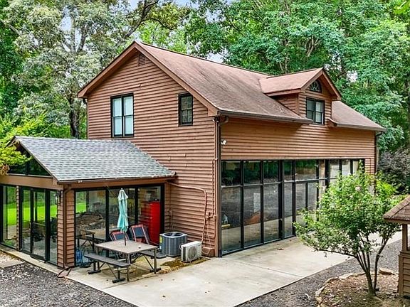 3rd image of 451 Nichols Dr
