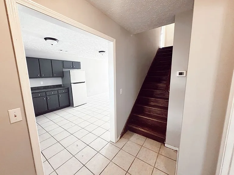 Valley View Apartments — Photo 66