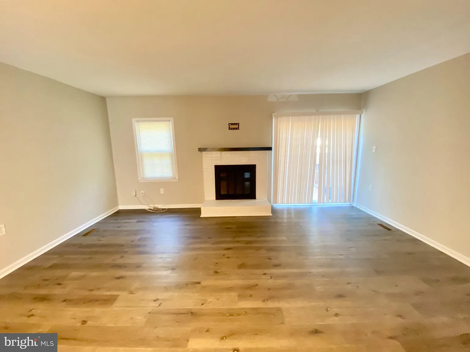 3 bed, 3.5 bath, 1878 sqft, $2,650 — Photo 4