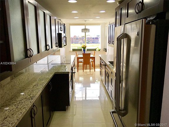 5th image of 1660 NE 191st St #4091