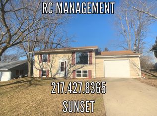 909 Sunset Rdg, Danville, IL 61832