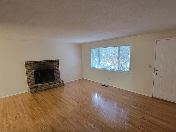 2nd image of 6021 SE 43rd Ave #6021