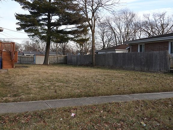 3rd image of 1527 Hervey Ave