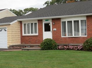 22 N Pine Dr, Massapequa, NY 11758