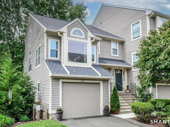212 Algonquin Trail #212, Trumbull, CT 06611