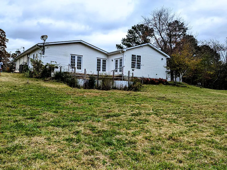 2892 Buena Vista Rd — Photo 22