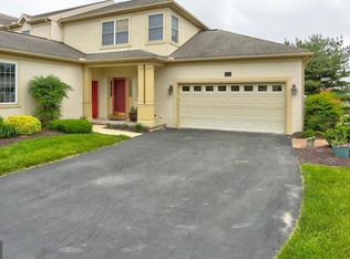 115 Foxgate Ct, Millersville, PA 17551