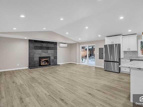 4th image of 7560 124th Ave NE