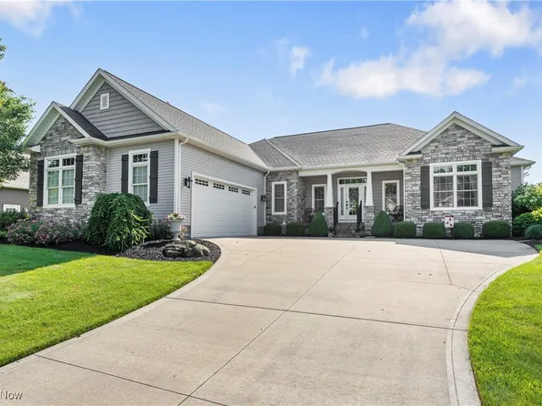 7406 Rolling Green Ave NW, Canal Fulton, OH 44646