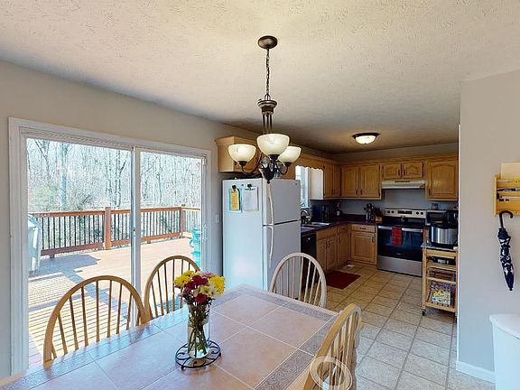 5th image of 286 Shady Hollow Cir SE