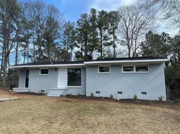 1112 W Lake Dr, Athens, GA 30606