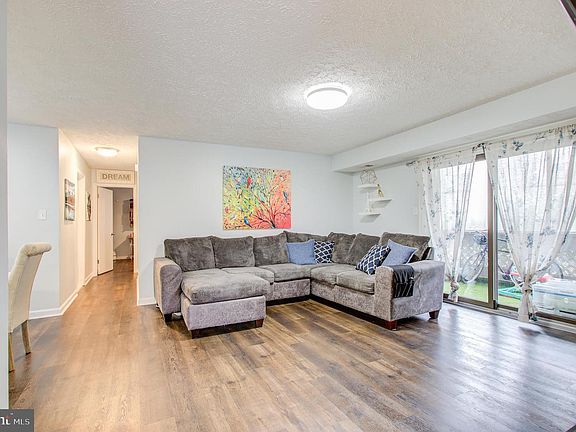 5th image of 932 Windbrooke Dr