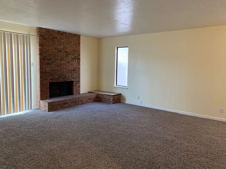 8513 Capulin Rd NE — Photo 8
