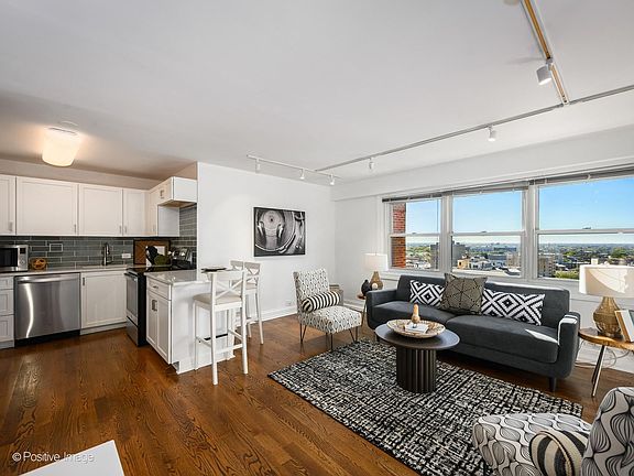 3rd image of 2909 N Sheridan Rd APT 1907