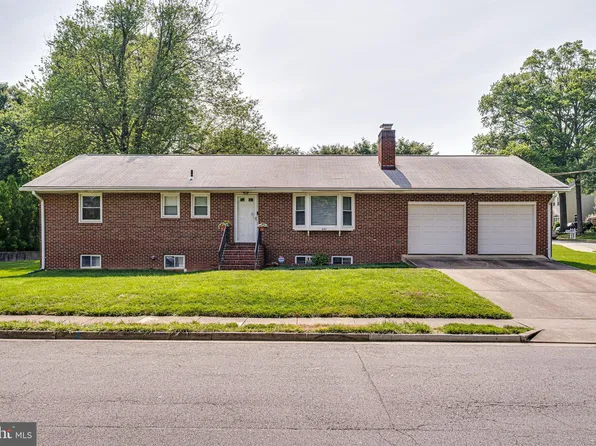 440 Lewis St NW, Vienna, VA 22180