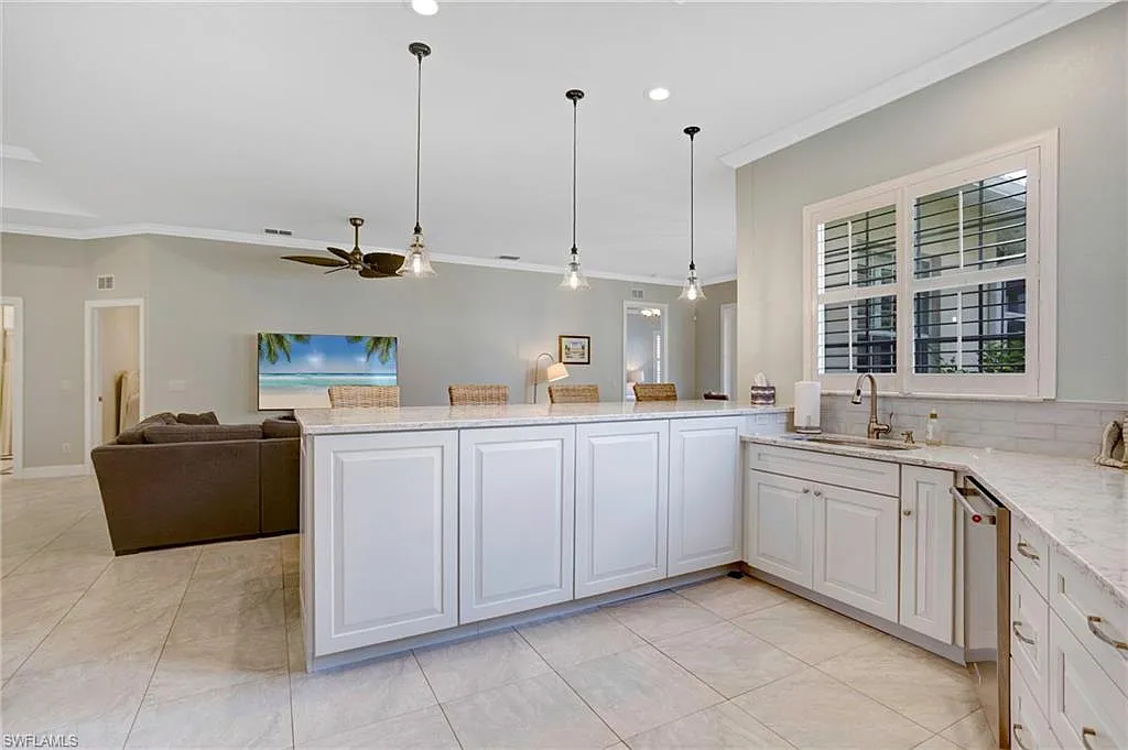 3 bed, 2.0 bath, 1605 sqft, $5,000 — Photo 3
