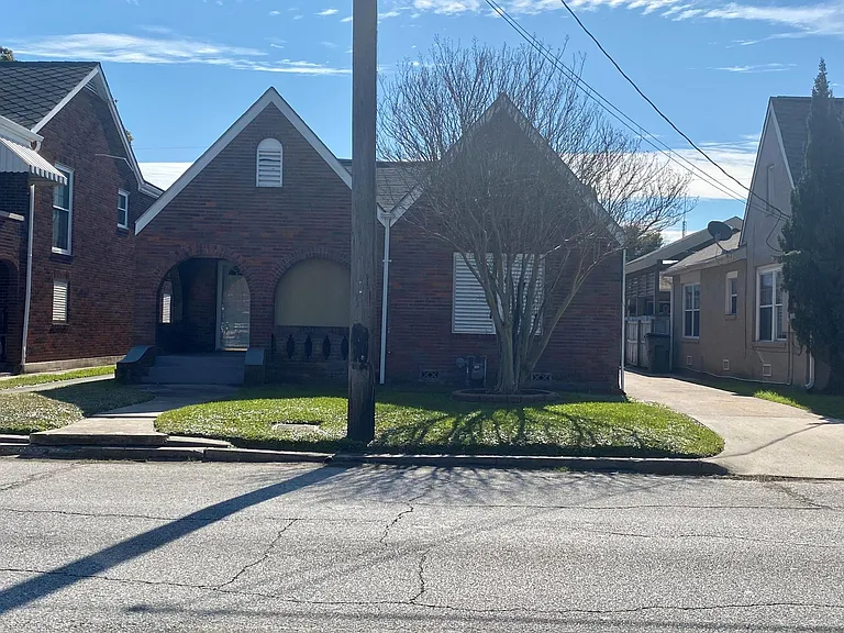 4517 Avenue S — Photo 1