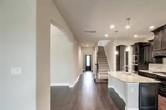 4 bed, 2878 sqft, $3,350 — Photo 4