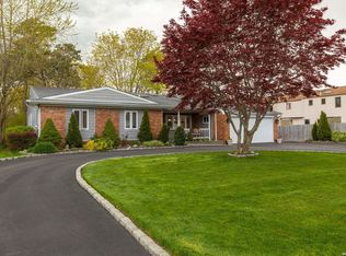 4 Woodbine St, Coram, NY 11727