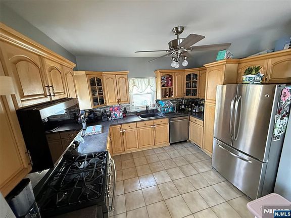 4th image of 41 Stuyvesant Rd