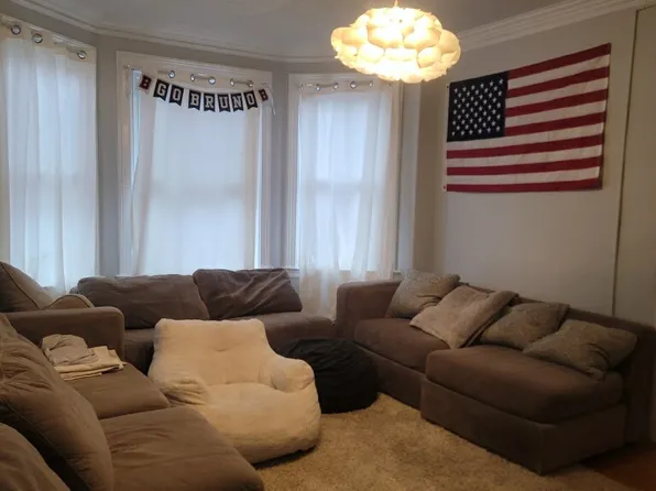 52 John St, Providence, RI 02906