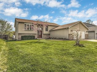109 Pembroke Dr W, Hobart, IN 46342