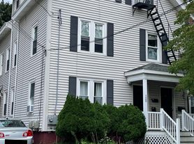 120 Arnold St, Lincoln, RI