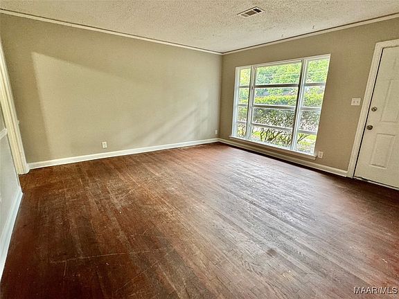 3rd image of 1078 Lynwood Dr