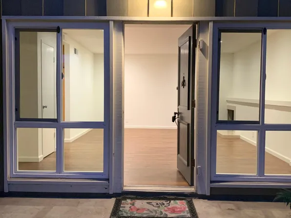 1219 E 1st St, Tustin, CA 92780