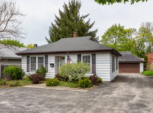 1015 W Roosevelt Rd, Wheaton, IL 60187