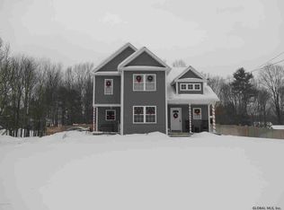 16 Sunnyside Rd E, Queensbury, NY 12804