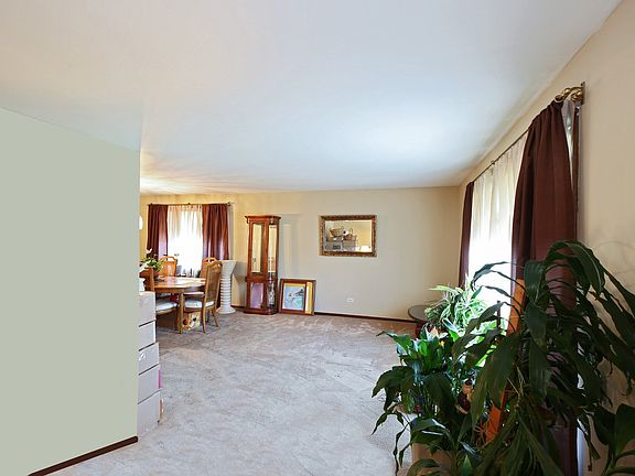 5th image of 297 Cornell Ave