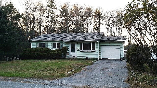 1st image of 10 Tappan Rd